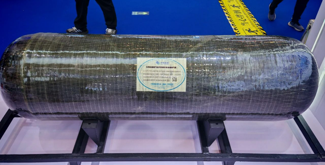 1030173027633428095.jpg 氢瓶.jpg